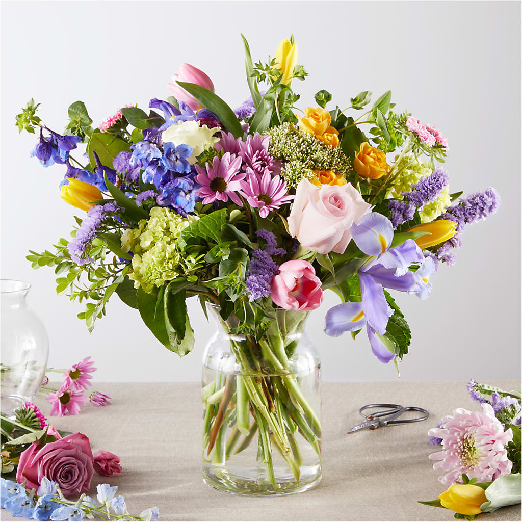 Pastel Tradition - A Florist Original – LAKELINE FLORIST & GIFTS, Austin TX