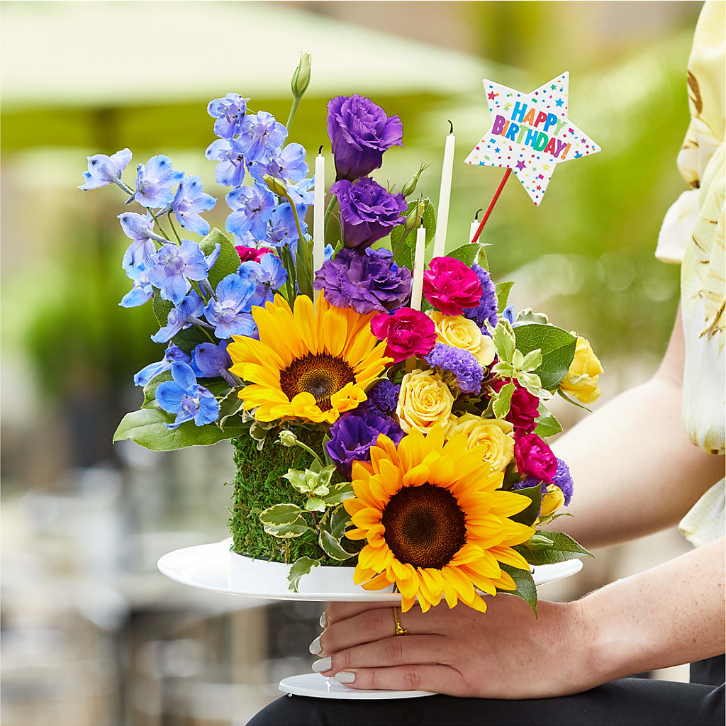 Star of the Day Floral Cake – LAKELINE FLORIST & GIFTS, Austin TX