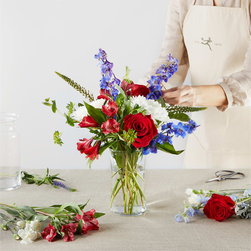 Star Spangled - A Florist Original – LAKELINE FLORIST & GIFTS, Austin TX