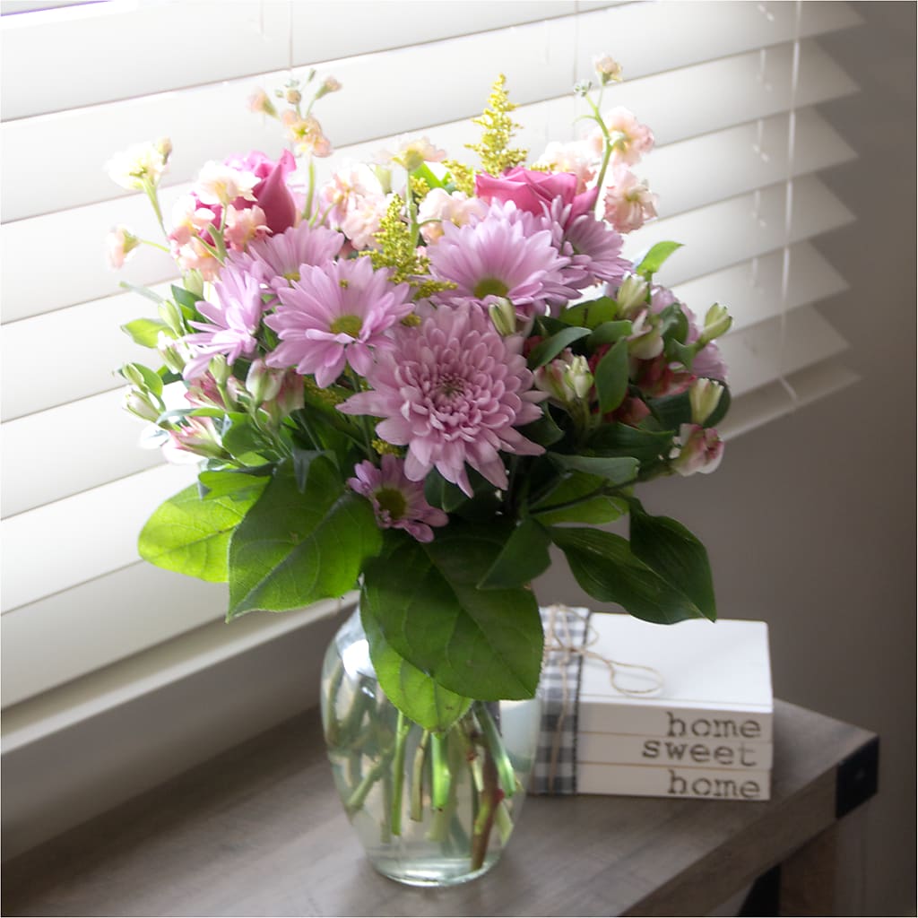 Pastel Tradition - A Florist Original – LAKELINE FLORIST & GIFTS, Austin TX