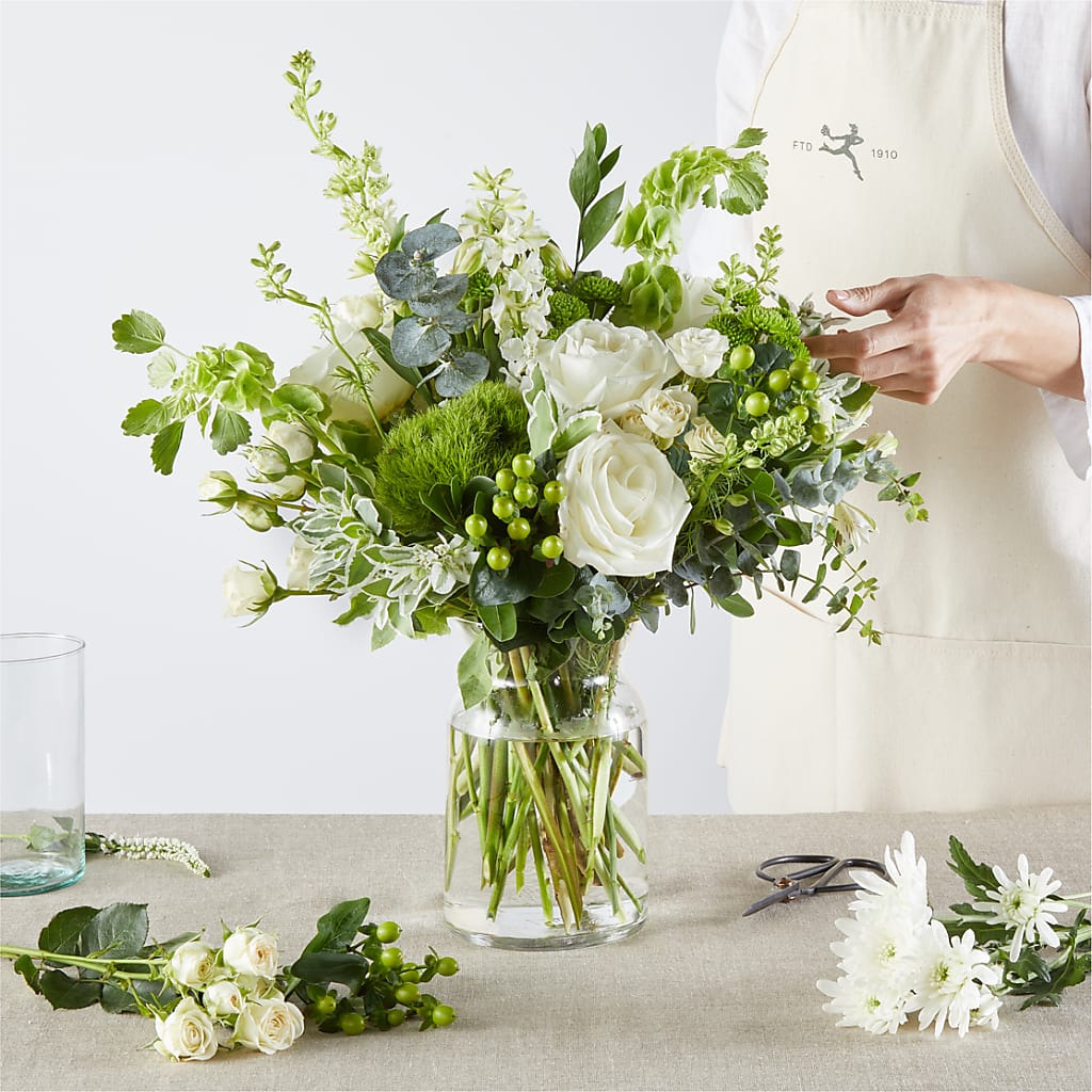 Irish Garden - A Florist Original – LAKELINE FLORIST & GIFTS, Austin TX