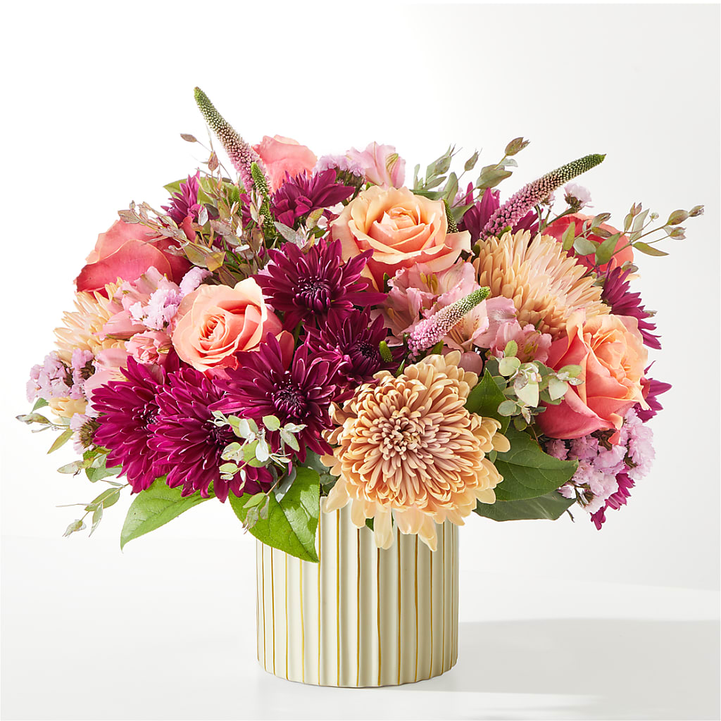 Berry Cobbler Bouquet with Ivory Vase – LAKELINE FLORIST & GIFTS, Austin TX