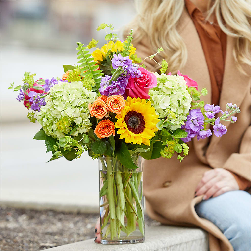 Vibrant Greetings Bouquet – LAKELINE FLORIST & GIFTS, Austin TX