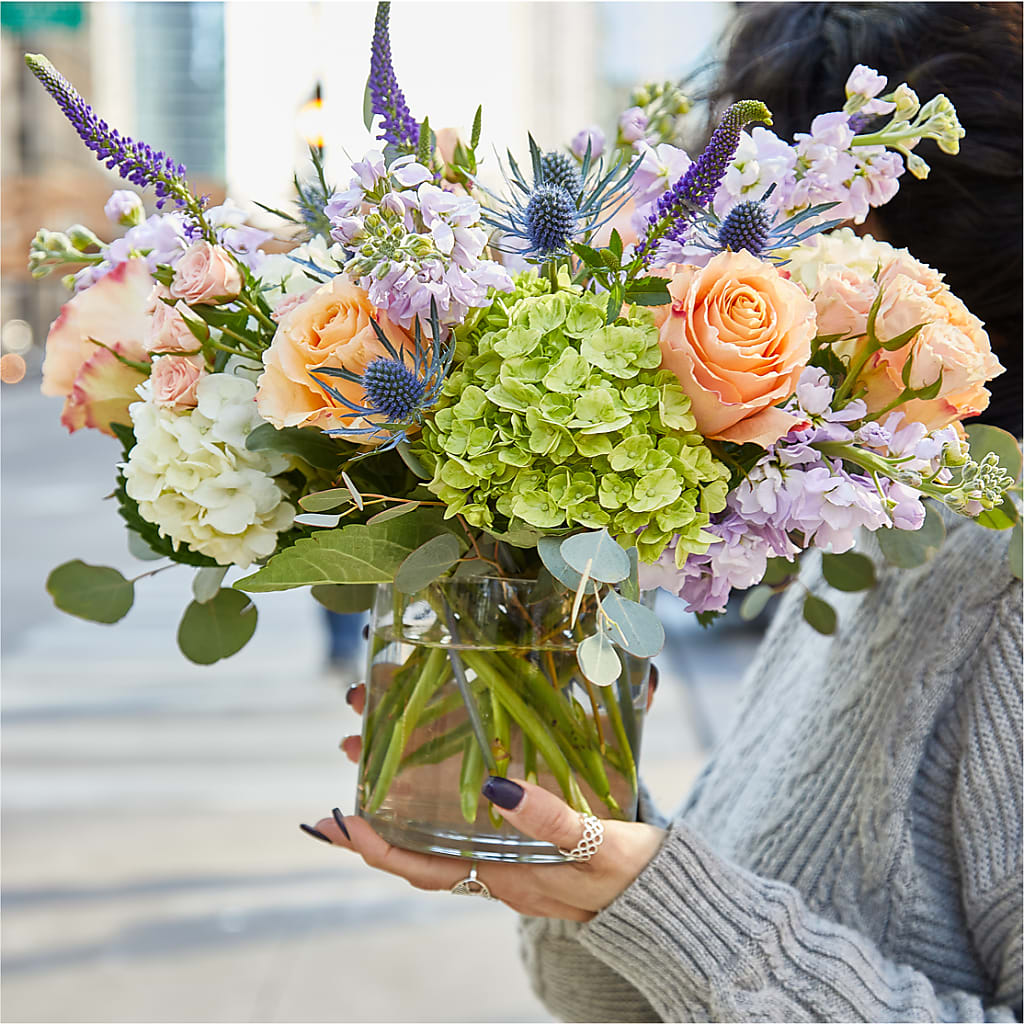 Porch Swing Bouquet – LAKELINE FLORIST & GIFTS, Austin TX